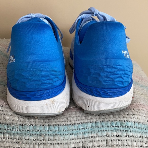 Blue new balance sneakers women’s 9 1/2 - Picture 6 of 10